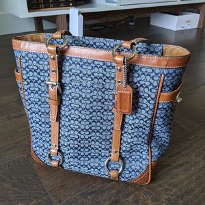 [GREAT CONDITION] Vintage Coach Canvas Logo Bag